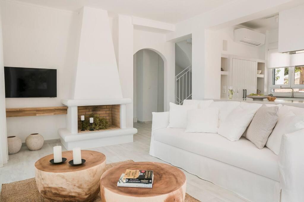 Lourdas White Villa Lourdata  Exterior foto
