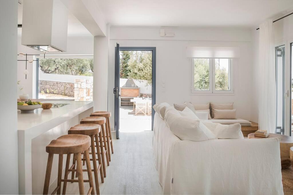 Lourdas White Villa Lourdata  Exterior foto