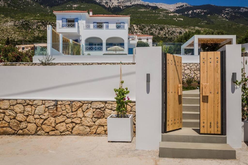 Lourdas White Villa Lourdata  Exterior foto